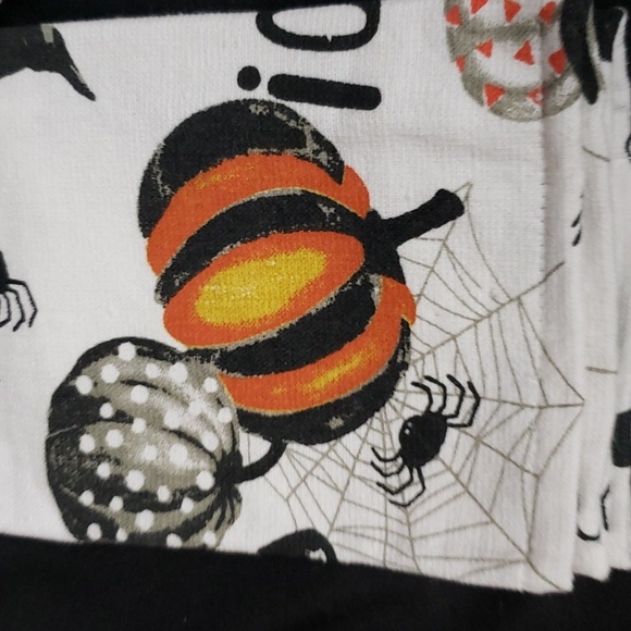 Tahari Boo! With Pumpkins, Truck and Spiders Kitchen Towel Set - Picture 3 of 6